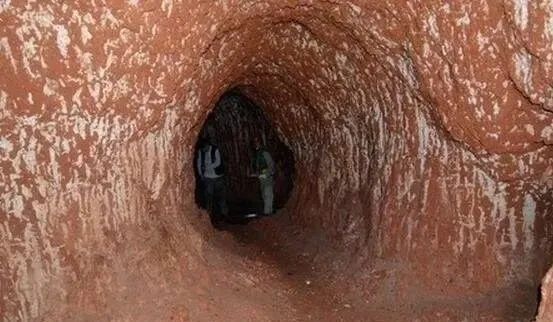 巴西13000年前的隧道，科学家研究后确认：建造者不是人类！