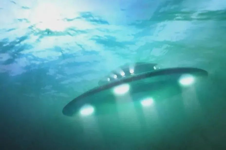 大西洋冒出黑色海潮，海底发现非人造巨型机器，UFO基地被发现？