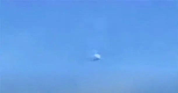 UFO造访英美！当地居民看到500米宽的“碟形乌云”，引发激烈争议