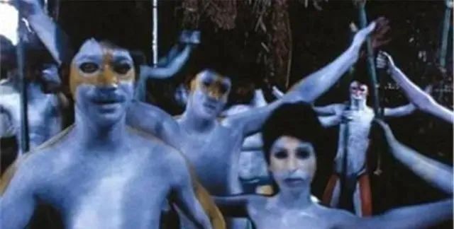 人类新种族出现了？科学家发现原始部落，皮肤和血液为何是蓝色？