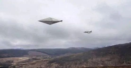 UFO频繁进入人类的视野，日本上空再现UFO，无人知道 它是什么