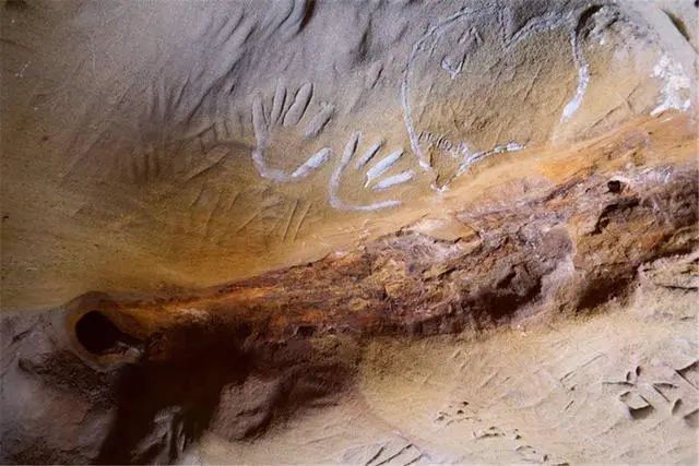 我国青海发现大量铁管，距今15万年，是谁留下的？