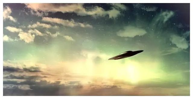 黑龙江上空，曾有“不明飞行物”划破夜空，是外星人的飞船吗？