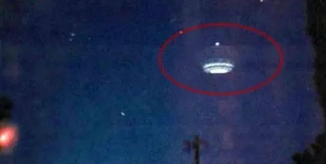 外星文明还是秘密飞行器？韩国出现超音速UFO，3个变6个瞬间消失