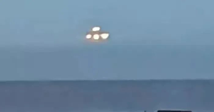 国际空间站再次拍摄到“UFO舰队”，飞行速度堪比航天飞船？