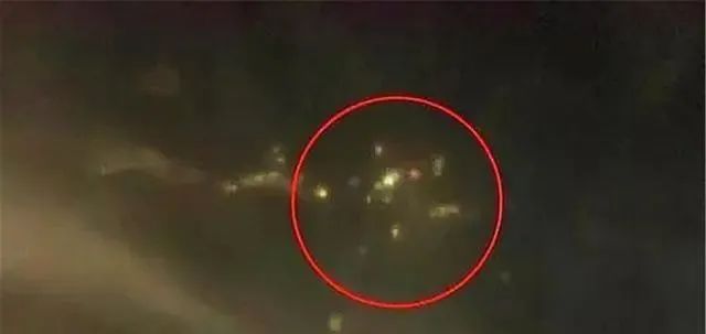 UFO来我国了？深圳上空出现“神秘”灯光群，争议不断！