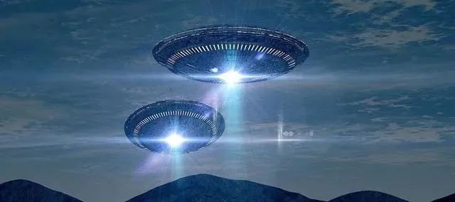 美国村子现三米高“外星人”，橘色皮肤，驾驶UFO，还释放毒气？