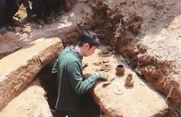 西安出土一唐墓，专家误以为发现“外星人头骨”，结果却令人意外