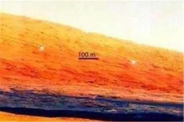 火星表面出现“柏油马路”？这是巧合，还是外星人修建的？
