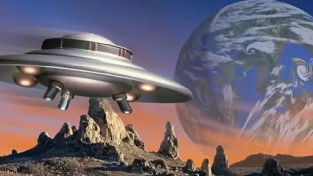上海外滩拍到不明飞行物，美政府发表UFO文件，外星人真的存在？
