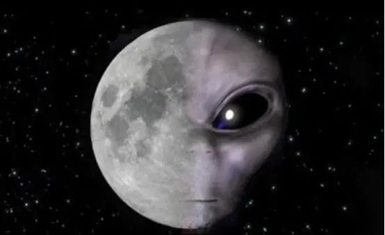 月球上有“外星人”存在吗？嫦娥四号发现一块“石碑”，令人不解