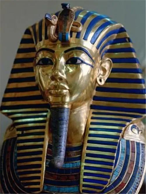 埃及法老墓出土2件奢华配饰，专家：或是外星人遗留之物