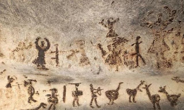 喜马拉雅山上发现壁画：野人交战外星人，人类祖先是从外星而来？