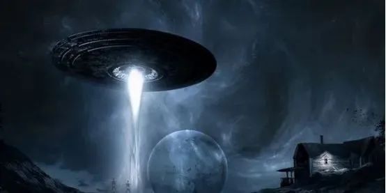 国际空间站被外星人锁定? NASA直播时出现UFO, 这到底是什么?