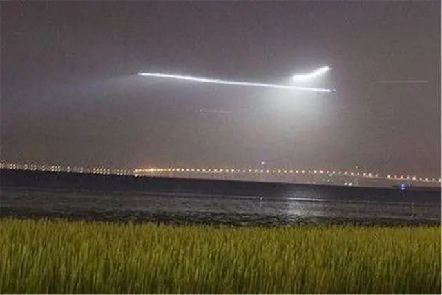 上海曾出现不明飞行物，螺旋状光点停留十分钟，是外星人来了吗？