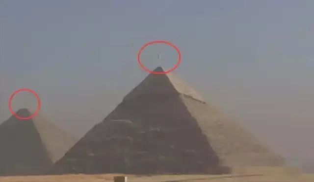 金字塔顶突现UFO,悬浮五十余分钟，金字塔真的是外星人建造？