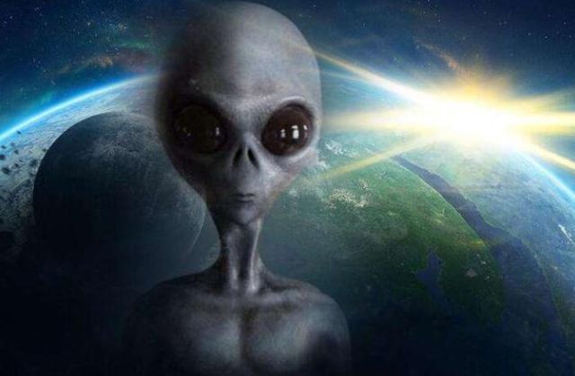 突发！科学家收到神秘信号，像是外星人正开着飞船向地球而来！