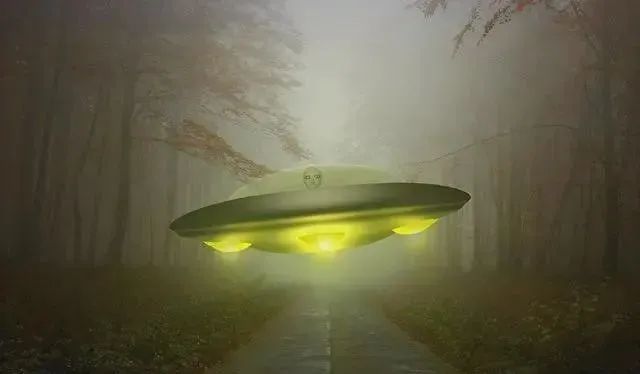 我国东北夜空又现UFO，20分钟后“闪退”，疑似外星人现身！
