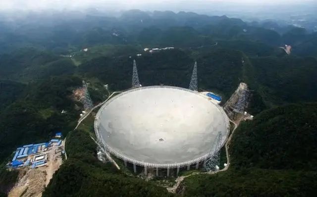 中国天眼发现“地球双胞胎”？霍金曾提醒：尽量不要接触外星人