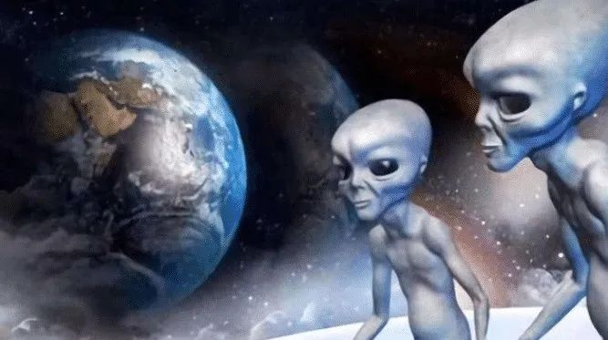 ​UFO频繁出没海上，地底很有可能存在地心人，科技程度远超人类！