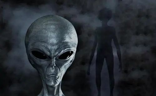 贝尔称见过UFO，外星人百分百存在！球迷：别骗了，知道你是大圣