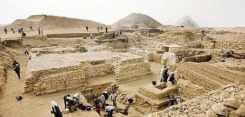 金字塔是外星人所建？21年前，考古家发现真正建造者的墓地