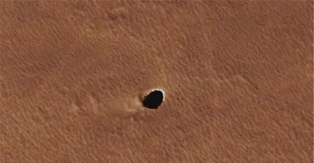 好奇号的新发现：火星表面出现一颗“弹珠”，轮廓清晰可见！