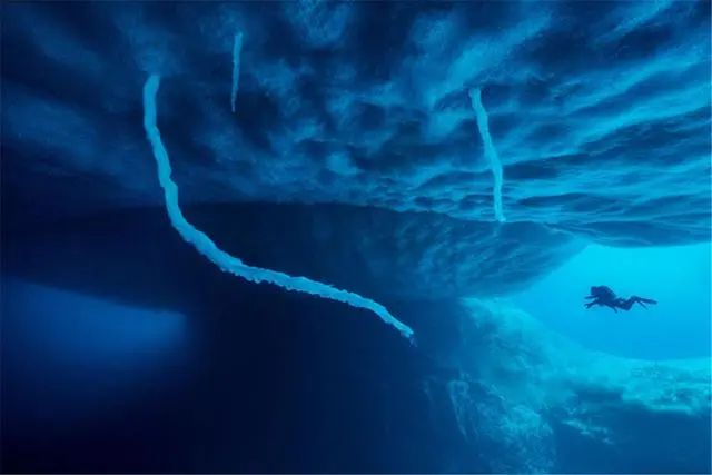 南极海底出现怪异现象，引发外星人热议，他们看到了什么？