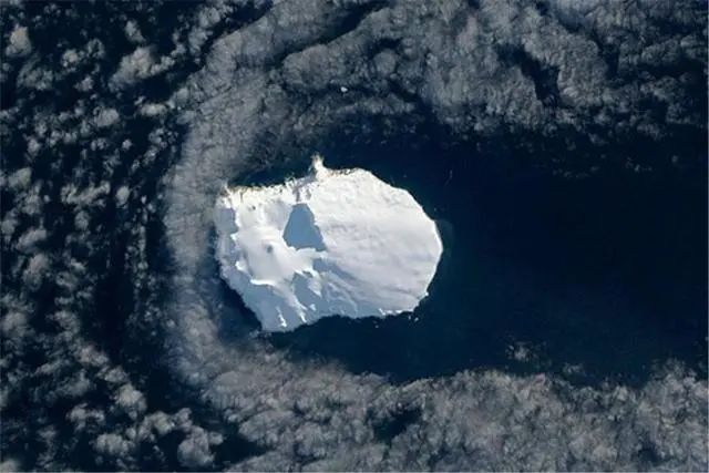 南极地下发现“新世界”，疑似还有一条隧道，长达1000公里！