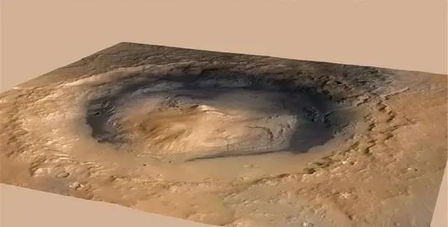 NASA发现火星异象，“钢柱”轮廓清晰可见，是外星人留下的？