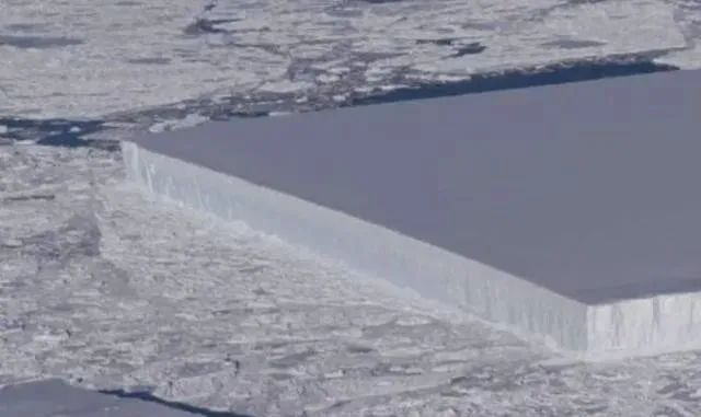 外星人干的？美国拍到南极豆腐块冰山：比人工切割还要精准