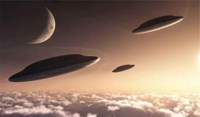 2020年UFO频繁出没于中国？云南丽江连续6天出现球形飞碟，引发热议