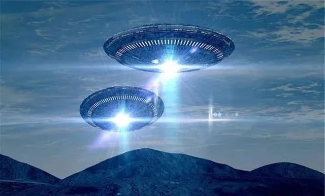 2020年UFO频繁出没于中国？云南丽江连续6天出现球形飞碟，引发热议