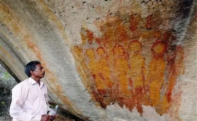 外星人早来地球了？印度发现1万年前的壁画，疑似出现“UFO”！
