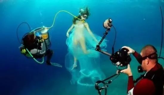 美女在海底沉睡1500年，被冒险者发现！揭开千年之谜