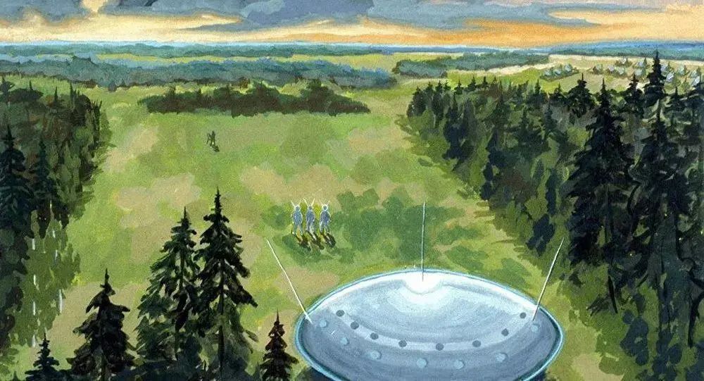 暴雨天出现“神秘飞行物”，专家：外星人可能开“UFO”监视地球