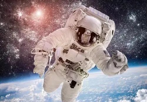 女宇航员在太空生活，如何保护自己的隐私？可能和你想的不太一样！