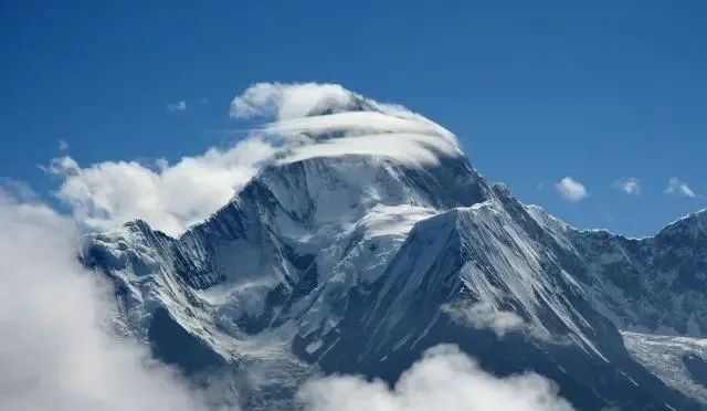 ​中国第一神山昆仑山，为啥常年重兵把守？只因36年前的一个大发现