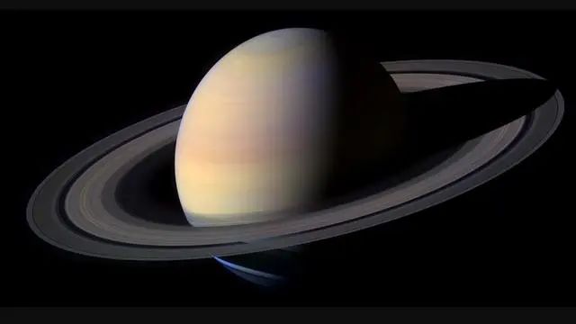 土星和木星都有美丽的伴身光环！为什么地球却孤零零的啥没有呢？