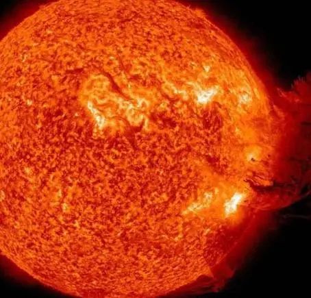 如果太阳”发飙“会给地球给人类造成怎样严重的后果！