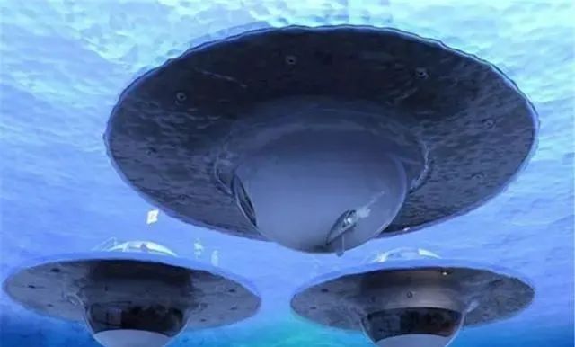 海底出现坠毁的飞碟？科学家发现金属圆盘，直径可达61米！