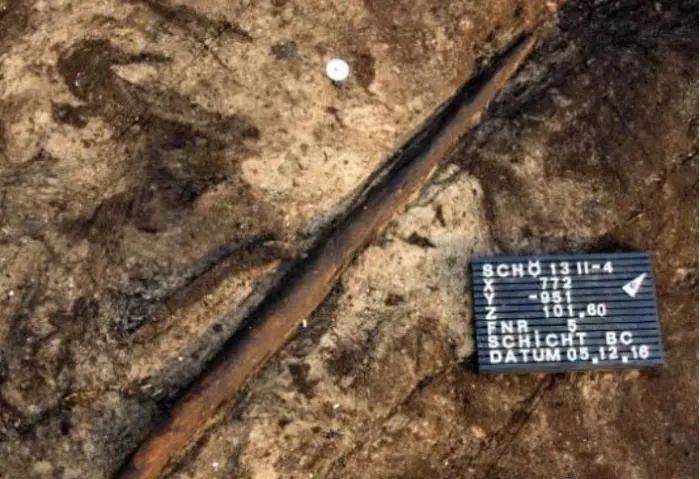 人类有多强悍？考古学家发现一个装备，距今30万年!