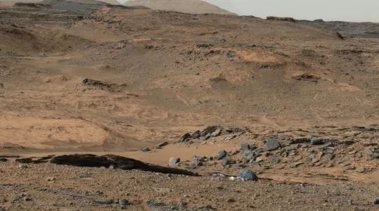 科学家对火星又有新发现：疑似生物活动痕迹，或在暗中观察人类