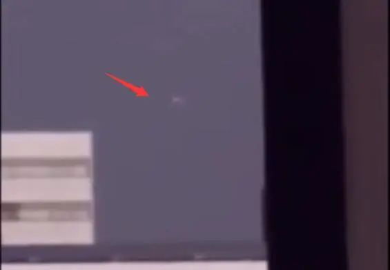 俄罗斯上空，出现不明飞行物，这难道是UFO？