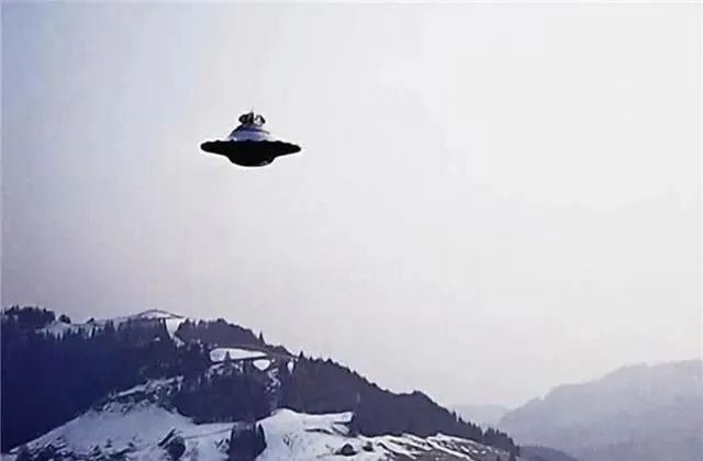 2020年到底怎么了？多次频繁出现UFO，人类将何去何从呢？