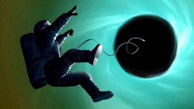 如果掉进黑洞会发生什么？科学家：你会被拉伸得像意大利面一样