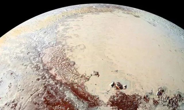 被开除太阳系的冥王星，表面的“蜗牛”到底是啥？至今无从考证