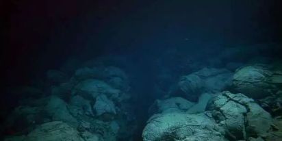 海底1万米传来诡异叫声，疑存在未知生物，科学家探测到可怕现象