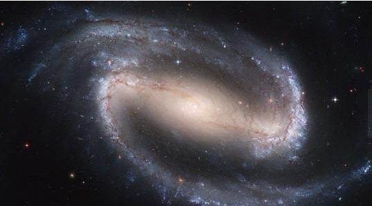 银河系横跨10几万光年，却仍只是它的1000分之一！还有更大的家伙在上头呢