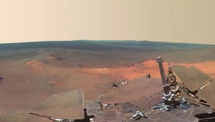 在长眠之前，机遇号传来火星全景图，这次的画面极为清晰